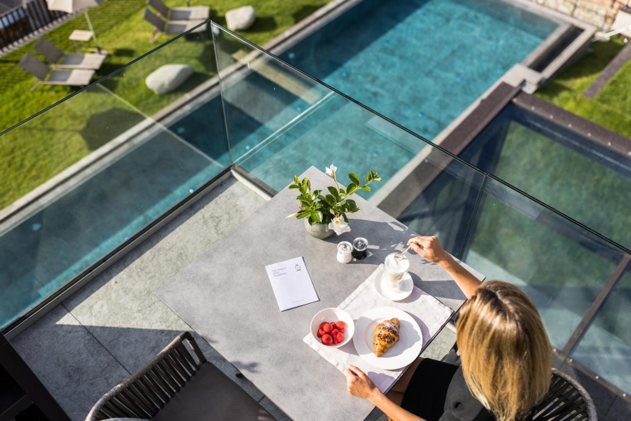 Hotel Weisses Kreuz Burgusio Exteriör bild