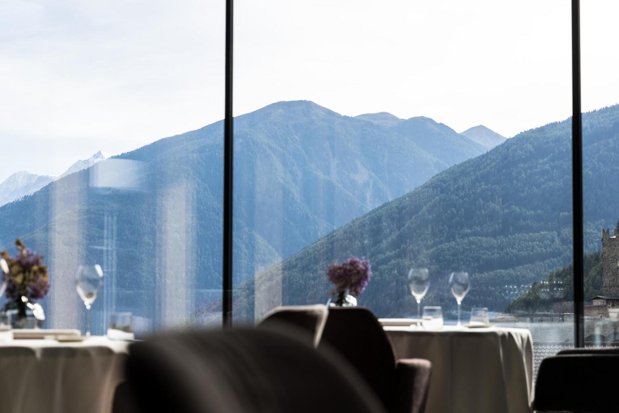 Hotel Weisses Kreuz Burgusio Exteriör bild