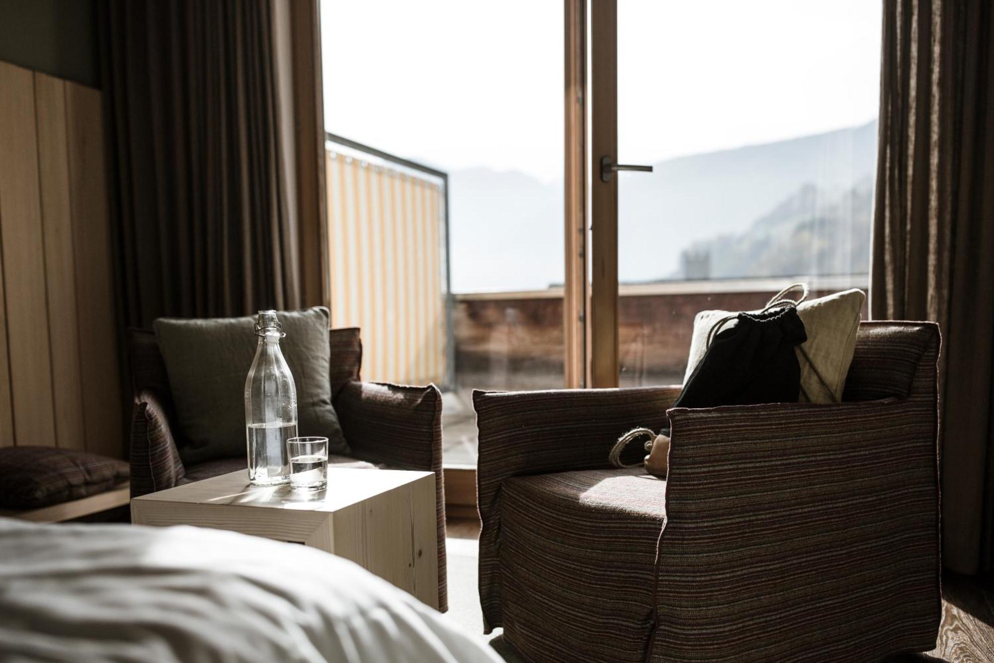 Hotel Weisses Kreuz Burgusio Rum bild