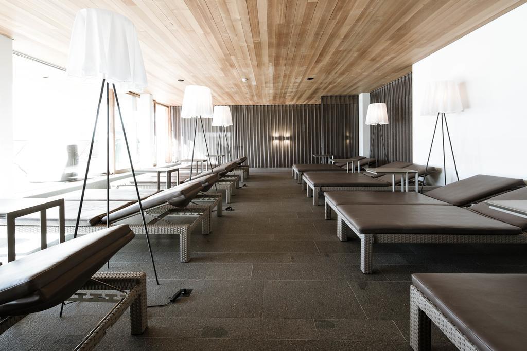 Hotel Weisses Kreuz Burgusio Exteriör bild