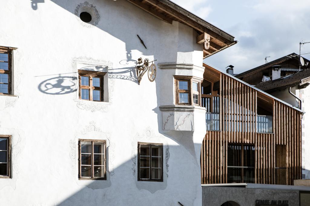 Hotel Weisses Kreuz Burgusio Exteriör bild